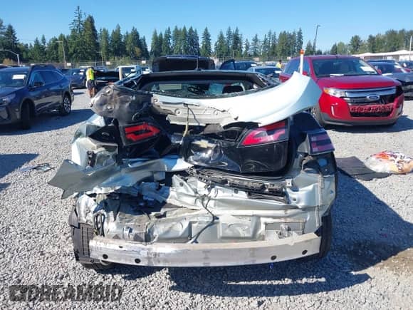 2012 Chevrolet Volt с VIN 1G1RD6E49CU110951, выставлен на аукционе IAAI как лот 43042697 с пробегом Не указан миль и . История ставок и продаж доступна на DreamBid. Изображение 16.