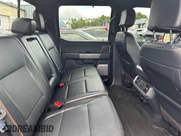 2024 Ford F-150 Lariat с VIN 1FTFW5L55RFA55955, выставлен на аукционе Copart как лот 86318345 с пробегом 29 238 миль миль и Чистый • Clean title. История ставок и продаж доступна на DreamBid. Изображение 6.