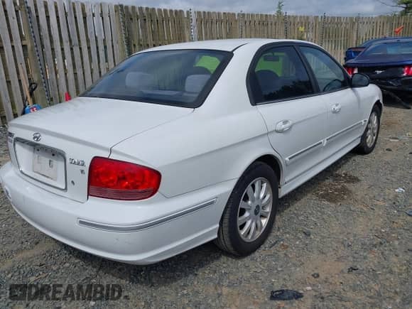 2003 Hyundai Sonata GLS with VIN KMHWF35H13A872450, listed as a IAAI auction lot 42739348 with 127,132 mi miles and . Bid and sale history available at DreamBid. Image 4.