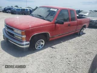 1998 Chevrolet Silverado 1500 z VIN 2GCEC19R9W1260561, wystawiony jako Copart lot #62952005 z przebiegiem 154 772 mil mil oraz Szkoda całkowita • Salvage title. Historia ofert i sprzedaży dostępna na DreamBid. Obrazek 1.