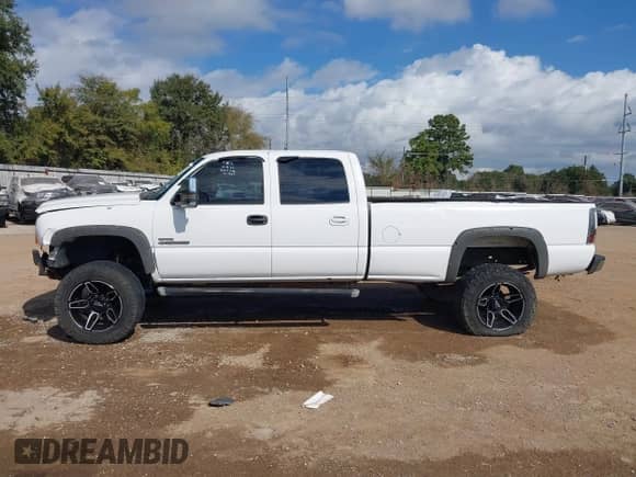2007 Chevrolet Silverado 2500HD LT1 with VIN 1GCHC23D97F182244, listed as a IAAI auction lot 43463702 with 419,305 mi miles and . Bid and sale history available at DreamBid. Image 14.