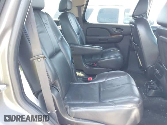2008 Chevrolet Tahoe 3LT с VIN 1GNFK13038J117347, выставлен на аукционе IAAI как лот 43191459 с пробегом 212 587 миль миль и . История ставок и продаж доступна на DreamBid. Изображение 8.