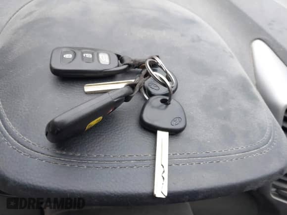 2013 Hyundai Elantra с VIN KMHD35LE3DU145802, выставлен на аукционе IAAI как лот 42931549 с пробегом 126 682 миль миль и . История ставок и продаж доступна на DreamBid. Изображение 11.