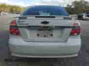 2008 Chevrolet Aveo LS z VIN KL1TD56638B071467, wystawiony jako Copart lot #79001534 z przebiegiem 161 209 mil mil oraz Szkoda całkowita • Salvage title. Historia ofert i sprzedaży dostępna na DreamBid. Obrazek 6.