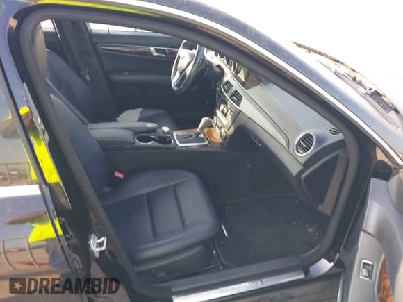 2014 Mercedes-Benz C 250 Sport with VIN WDDGF4HB0EA960873, listed as a IAAI auction lot 43525113 with 93,094 mi miles and . Bid and sale history available at DreamBid. Image 5.