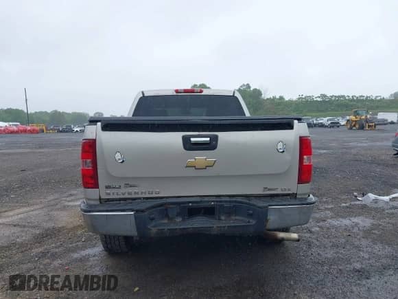 2008 Chevrolet Silverado 1500 LTZ with VIN 3GCEK13358G306551, listed as a IAAI auction lot 42327492 with 216,206 mi miles and . Bid and sale history available at DreamBid. Image 17.