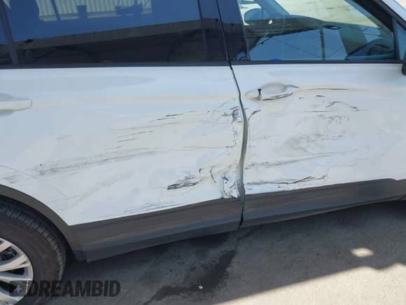 2019 Volkswagen Tiguan S с VIN 3VV1B7AX2KM176326, выставлен на аукционе IAAI как лот 42255775 с пробегом 72 996 миль миль и . История ставок и продаж доступна на DreamBid. Изображение 6.