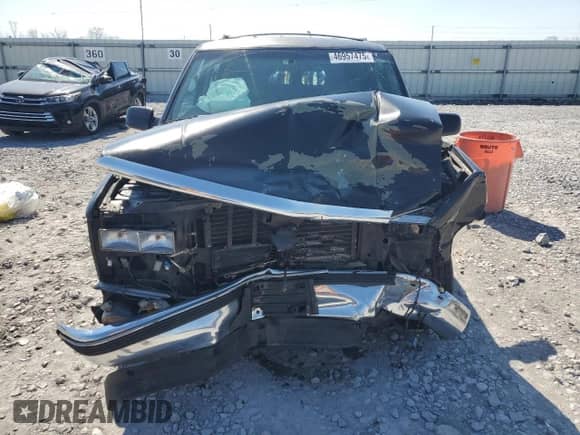 1997 Chevrolet Suburban с VIN 1GNEC16R6VJ375912, выставлен на аукционе Copart как лот 46957475 с пробегом 252 367 миль миль и Списание • Salvage title. История ставок и продаж доступна на DreamBid. Изображение 5.