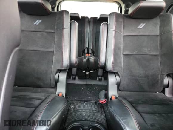 2023 Dodge Durango R/T Plus z VIN 1C4SDJCT7PC627585, wystawiony jako Copart lot #61384325 z przebiegiem 44 160 mil mil oraz Szkoda całkowita • Salvage title. Historia ofert i sprzedaży dostępna na DreamBid. Obrazek 10.