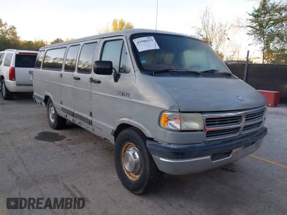 1994 Dodge Passenger with VIN 2B5WB35Z2RK577615, listed as a IAAI auction lot 43500333 with 170,675 mi miles and . Bid and sale history available at DreamBid. Image 3.