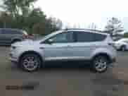 2018 Ford Escape SE с VIN 1FMCU9GD9JUA72822, выставлен на аукционе IAAI как лот 43317235 с пробегом 144 873 миль миль и . История ставок и продаж доступна на DreamBid. Изображение 14.