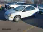 2004 Dodge Neon SXT z VIN 1B3ES56C34D502063, wystawiony jako IAAI lot #41666931 z przebiegiem 227 531 mil mil oraz . Historia ofert i sprzedaży dostępna na DreamBid. Obrazek 2.