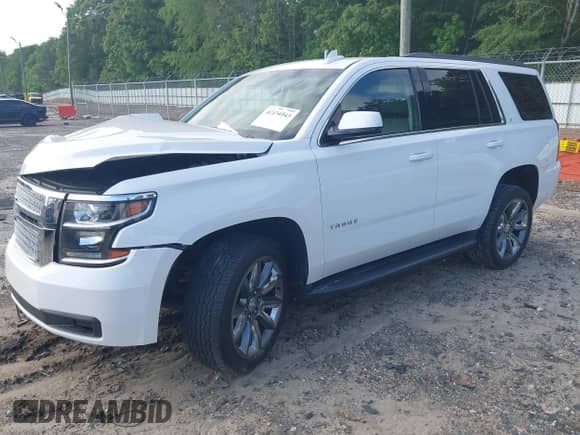 2018 Chevrolet Tahoe LT z VIN 1GNSCBKC9JR360617, wystawiony jako IAAI lot #42134543 z przebiegiem 81 040 mil mil oraz . Historia ofert i sprzedaży dostępna na DreamBid. Obrazek 2.