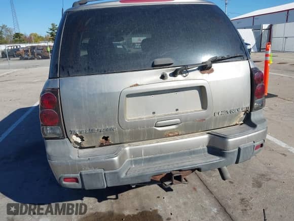 2002 Chevrolet TrailBlazer LT с VIN 1GNDT13S622187173, выставлен на аукционе IAAI как лот 43454684 с пробегом Не указан миль и . История ставок и продаж доступна на DreamBid. Изображение 12.