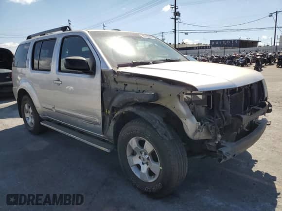 2006 Nissan Pathfinder SE z VIN 5N1AR18U66C667181, wystawiony jako Copart lot #85523935 z przebiegiem 153 295 mil mil oraz Szkoda całkowita • Salvage title. Historia ofert i sprzedaży dostępna na DreamBid. Obrazek 4.