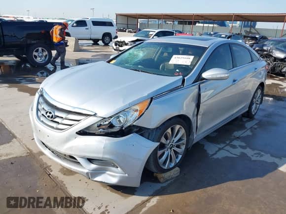2013 Hyundai Sonata SE с VIN 5NPEC4AB2DH512131, выставлен на аукционе IAAI как лот 43029108 с пробегом 161 487 миль миль и . История ставок и продаж доступна на DreamBid. Изображение 2.