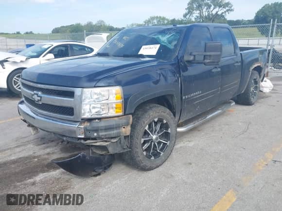 2008 Chevrolet Silverado 1500 LTZ with VIN 3GCEK13348G273770, listed as a IAAI auction lot 43038474 with 221,805 mi miles and . Bid and sale history available at DreamBid. Image 17.