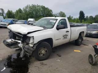 2008 Chevrolet Silverado 2500HD Work Truck z VIN 1GCHC24K58E178485, wystawiony jako Copart lot #64326805 z przebiegiem 326 776 mil mil oraz Szkoda całkowita • Salvage title. Historia ofert i sprzedaży dostępna na DreamBid. Obrazek 1.