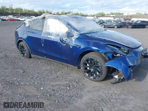 2023 Tesla Model Y Long Range с VIN 7SAYGAEE9PF846733, выставлен на аукционе IAAI как лот 40379622 с пробегом 19 341 миль миль и . История ставок и продаж доступна на DreamBid. Изображение 1.
