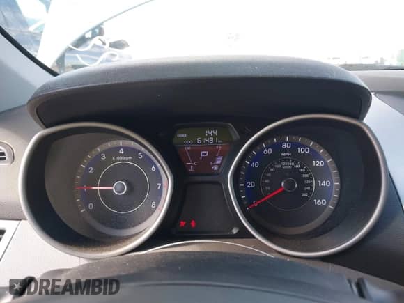 2013 Hyundai Elantra GLS z VIN KMHDH4AE8DU740224, wystawiony jako IAAI lot #41898754 z przebiegiem 61 431 mil mil oraz . Historia ofert i sprzedaży dostępna na DreamBid. Obrazek 7.