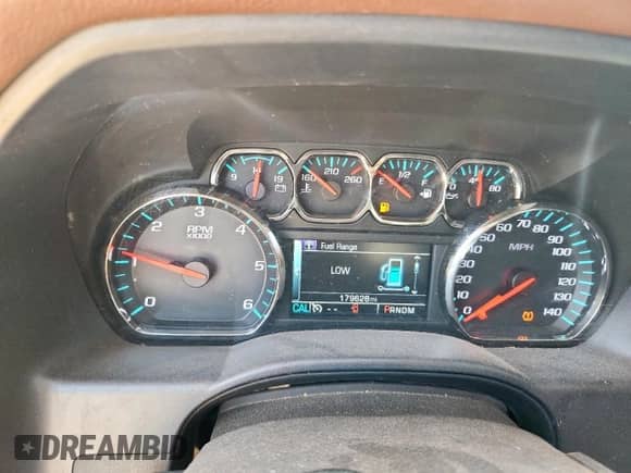 2015 Chevrolet Silverado 1500 High Country z VIN 3GCUKTEC5FG174103, wystawiony jako Copart lot #61202835 z przebiegiem 179 628 mil mil oraz Czysty tytuł • Clean title. Historia ofert i sprzedaży dostępna na DreamBid. Obrazek 9.