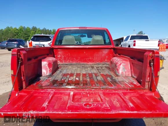 1994 Chevrolet S-10 с VIN 1GCCS14Z7R8204329, выставлен на аукционе IAAI как лот 42290880 с пробегом 241 483 миль миль и . История ставок и продаж доступна на DreamBid. Изображение 17.