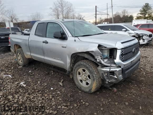 2019 Toyota Tundra SR с VIN 5TFUM5F18KX079687, выставлен на аукционе Copart как лот 46893985 с пробегом 111 149 миль миль и Списание • Salvage title. История ставок и продаж доступна на DreamBid. Изображение 4.
