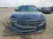 2017 Dodge Charger SE z VIN 2C3CDXBG9HH660330, wystawiony jako Copart lot #63384235 z przebiegiem 167 812 mil mil oraz Szkoda całkowita • Salvage title. Historia ofert i sprzedaży dostępna na DreamBid. Obrazek 5.