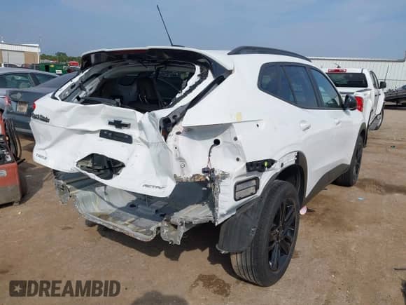2024 Chevrolet Trax ACTIV with VIN KL77LKE25RC187885, listed as a IAAI auction lot 43155132 with 32,161 mi miles and . Bid and sale history available at DreamBid. Image 4.