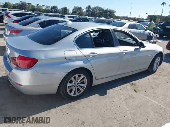 2015 BMW 5 Series 528i с VIN WBA5A5C57FD519696, выставлен на аукционе IAAI как лот 42853585 с пробегом 99 161 миль миль и . История ставок и продаж доступна на DreamBid. Изображение 4.