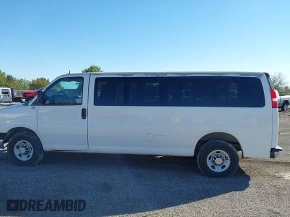 2012 Chevrolet Express Passenger 1LT с VIN 1GAZG1FG3C1130603, выставлен на аукционе IAAI как лот 43301310 с пробегом Не указан миль и . История ставок и продаж доступна на DreamBid. Изображение 14.