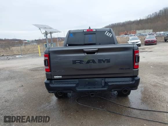 2019 Ram 1500 Rebel z VIN 1C6SRFLT9KN648795, wystawiony jako IAAI lot #38853577 z przebiegiem 75 292 mil mil oraz . Historia ofert i sprzedaży dostępna na DreamBid. Obrazek 17.