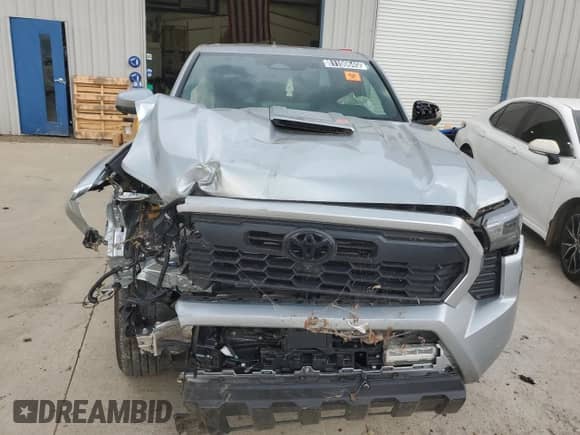 2024 Toyota Tacoma SR5 with VIN 3TYLB5JN6RT060507, listed as a Copart auction lot 81100645 with 7,884 mi miles and Clean title. Bid and sale history available at DreamBid. Image 5.