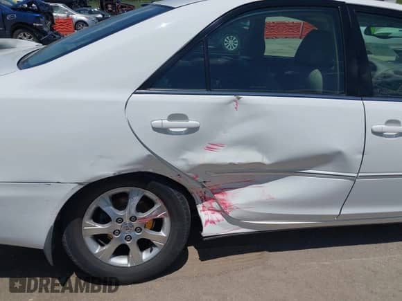 2005 Toyota Camry LE с VIN 4T1BF32K25U090559, выставлен на аукционе IAAI как лот 42338647 с пробегом 57 231 миль миль и . История ставок и продаж доступна на DreamBid. Изображение 6.