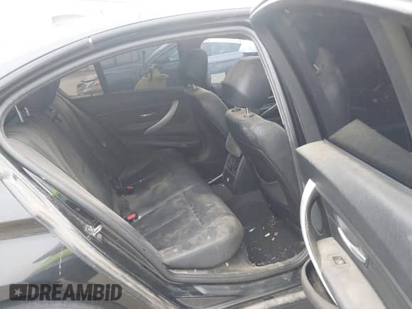 2013 BMW 3 Series 328i с VIN WBA3C1C53DF438450, выставлен на аукционе IAAI как лот 43520110 с пробегом 161 205 миль миль и . История ставок и продаж доступна на DreamBid. Изображение 8.