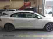 2017 Volvo S60 Dynamic z VIN YV140MTL9H2427847, wystawiony jako IAAI lot #41153688 z przebiegiem 117 465 mil mil oraz . Historia ofert i sprzedaży dostępna na DreamBid. Obrazek 13.