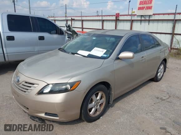 2008 Toyota Camry LE with VIN 4T1BE46K48U772382, listed as a IAAI auction lot 43241438 with 180,506 mi miles and . Bid and sale history available at DreamBid. Image 2.