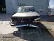 1999 Chevrolet Silverado 1500 LS z VIN 2GCEC19T1X1182063, wystawiony jako Copart lot #53395935 z przebiegiem 480 302 mil mil oraz Szkoda całkowita • Salvage title. Historia ofert i sprzedaży dostępna na DreamBid. Obrazek 5.