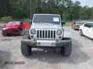 2008 Jeep Wrangler Unlimited Sahara с VIN 1J8GA59138L610451, выставлен на аукционе IAAI как лот 42297978 с пробегом 110 339 миль миль и . История ставок и продаж доступна на DreamBid. Изображение 12.