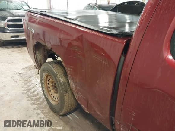 2013 Chevrolet Silverado 1500 LT z VIN 1GCRKSE7XDZ316347, wystawiony jako IAAI lot #43521804 z przebiegiem 385 847 mil mil oraz . Historia ofert i sprzedaży dostępna na DreamBid. Obrazek 6.