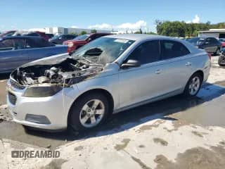 2015 Chevrolet Malibu LS z VIN 1G11B5SL9FF156006, wystawiony jako Copart lot #81767895 z przebiegiem Nie podano mil oraz Szkoda całkowita • Salvage title. Historia ofert i sprzedaży dostępna na DreamBid. Obrazek 1.