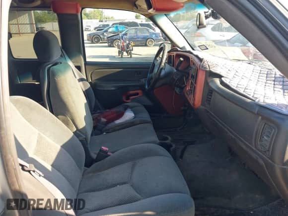 2004 Chevrolet Silverado 1500 LS with VIN 2GCEC19V641130196, listed as a IAAI auction lot 43257435 with 390,867 mi miles and . Bid and sale history available at DreamBid. Image 5.