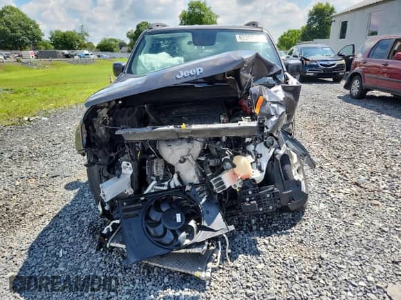2018 Jeep Renegade Latitude with VIN ZACCJBBB4JPJ43840, listed as a Copart auction lot 62208665 with Not provided miles and Salvage title. Bid and sale history available at DreamBid. Image 5.