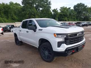 2024 Chevrolet Silverado 1500 LT Trail Boss z VIN 3GCUDFED0RG111287, wystawiony jako IAAI lot #42503400 z przebiegiem 52 784 mil mil oraz . Historia ofert i sprzedaży dostępna na DreamBid. Obrazek 1.