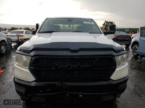 2019 Ram 1500 Tradesman z VIN 1C6SRFGTXKN612222, wystawiony jako Copart lot #61973495 z przebiegiem 189 389 mil mil oraz Szkoda całkowita • Salvage title. Historia ofert i sprzedaży dostępna na DreamBid. Obrazek 5.