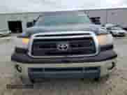 2013 Toyota Tundra z VIN 5TFUM5F1XDX046077, wystawiony jako Copart lot #65893365 z przebiegiem 240 153 mil mil oraz Szkoda całkowita • Salvage title. Historia ofert i sprzedaży dostępna na DreamBid. Obrazek 5.