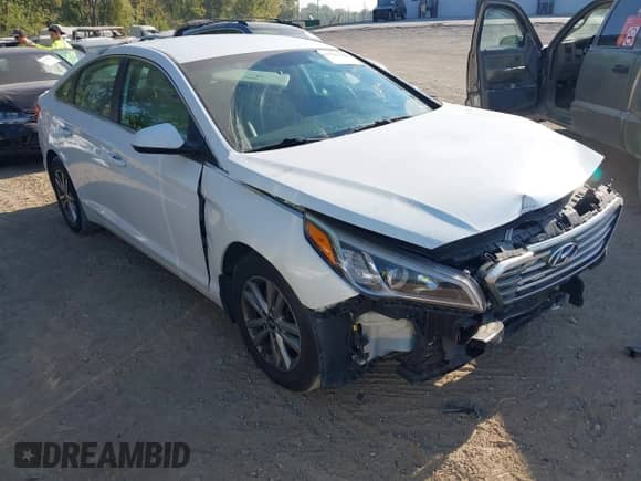 2015 Hyundai Sonata SE with VIN 5NPE24AF3FH207844, listed as a IAAI auction lot 43261480 with 121,673 mi miles and . Bid and sale history available at DreamBid. Image 1.