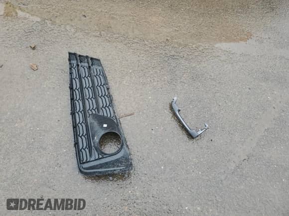 2009 Hyundai Elantra GLS z VIN KMHDU45D99U616970, wystawiony jako Copart lot #57475765 z przebiegiem 239 999 mil mil oraz Szkoda całkowita • Salvage title. Historia ofert i sprzedaży dostępna na DreamBid. Obrazek 12.