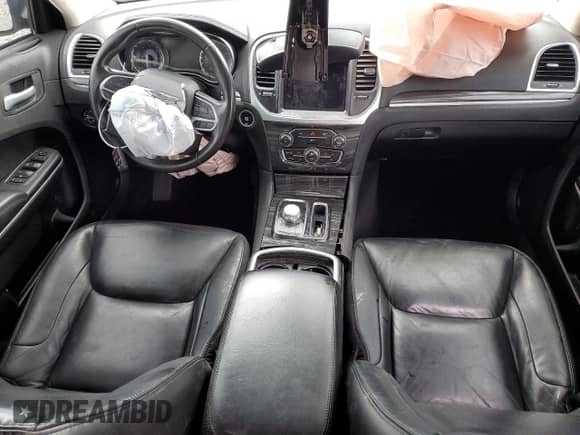 2020 Chrysler 300 Touring L с VIN 2C3CCAAG9LH220702, выставлен на аукционе Copart как лот 55099915 с пробегом Не указан миль и Списание • Salvage title. История ставок и продаж доступна на DreamBid. Изображение 8.