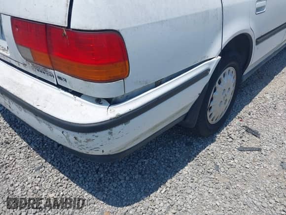 1993 Honda Accord LX z VIN JHMCB7653PC002464, wystawiony jako IAAI lot #42582131 z przebiegiem 243 918 mil mil oraz . Historia ofert i sprzedaży dostępna na DreamBid. Obrazek 12.